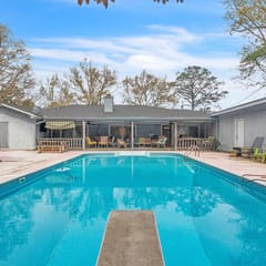 Family House, Pool, Nostalgic, BIG home