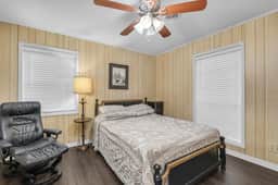 913 Camphouse | Cozy MSU Home w/ screened Patio - Image 4