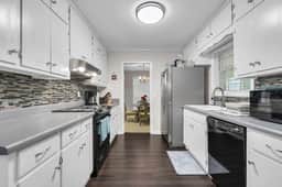 913 Camphouse | Cozy MSU Home w/ screened Patio - Image 2