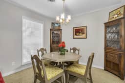913 Camphouse | Cozy MSU Home w/ screened Patio - Image 5