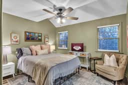 Angel’s Crossing, Walk to Campus, Pet Friendly! - Image 3
