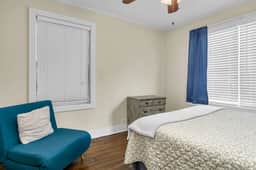 Maxwell 102 Cotton District, Parking, Pet-Friendly - Image 5