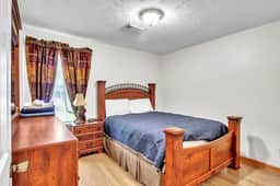 Boyds Place, 2 Miles to MSU, Quiet Luxury - Image 4