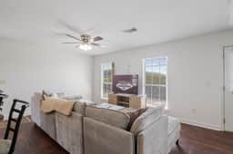 Bulldog Bungalow, 3BR Townhome, Family - Image 4