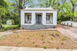 Bulldog Grand Chalet, Cotton District Location! - Image 3