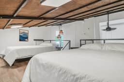 Cedar Cave, Tiny Home Escape, 2 mi to MSU - Image 2