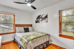 Cushman Ct, 2BR, Walk to dining / shopping - Image 3