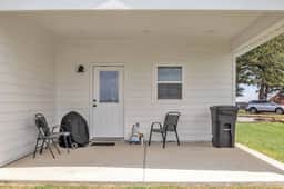 Green Light Cottage, 2BR, patio w/ grill - Image 4