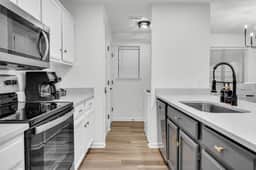 Heart of MSU Modern Townhouse | 3BR | Garage - Image 4