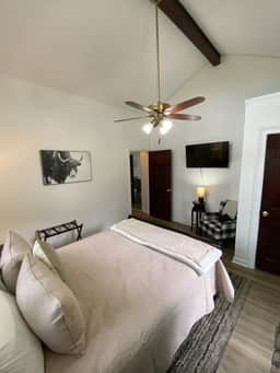 Lions Den, Sleep Like a King! - Image 4