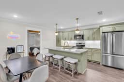 Downtown Access | Spacious | Family Space - Image 2