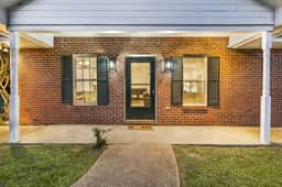 Starkville Storey, Fine Country Living, Quiet - Image 3