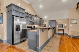 Starr Loft, Walk to Walk Ons, Hidden Gem! - Image 5