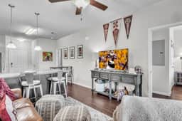 The Flat, Near Cotton District, Explore on Foot - Image 5