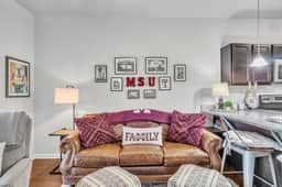 The Flat, Near Cotton District, Explore on Foot - Image 2