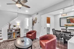 University Luxe, Heart of Cotton District! - Image 3