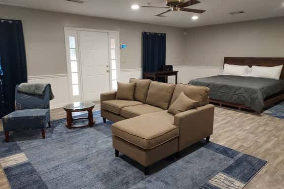 Peaceful | Cozy | Escape - Image 1