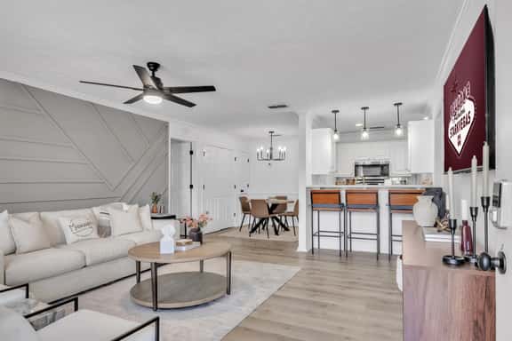Madelon Manor, Game Day, Convenient - Image 1