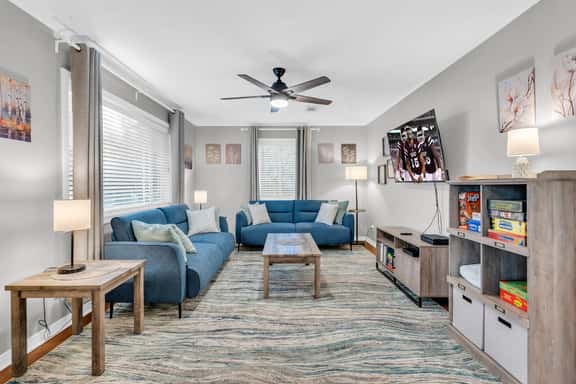 Montgomery Retreat, Spacious, MSU Central - Image 1
