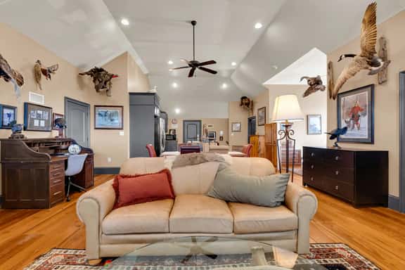 Starr Loft, Walk to Walk Ons, Hidden Gem! - Image 1