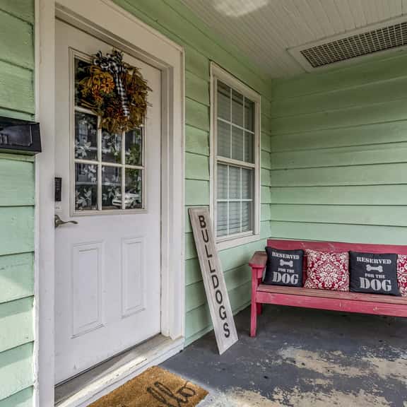 Maxwell 102 Cotton District, Parking, Pet-Friendly - Image 1
