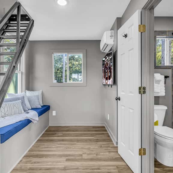 Delta Dreams, Starkville, Tiny Luxury - Image 1