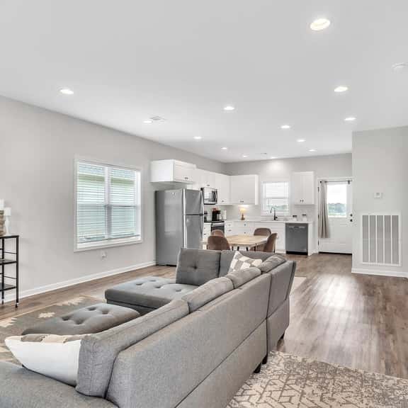 Green Light Haven, Comfort in Columbus, 2BR, Grill - Image 1