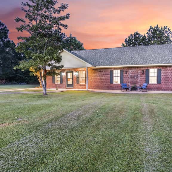 Starkville Storey, Fine Country Living, Quiet - Image 1