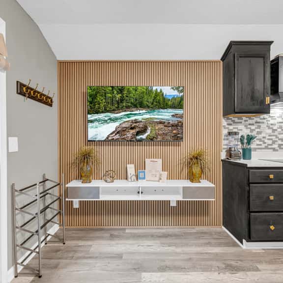 Cozy Cabin - Image 1