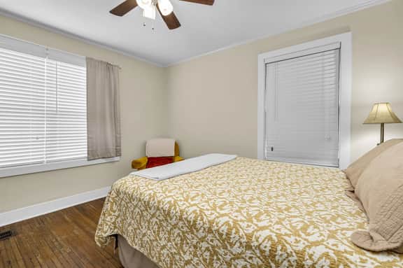 Maxwell 102 Cotton District, Parking, Pet-Friendly - Image 4
