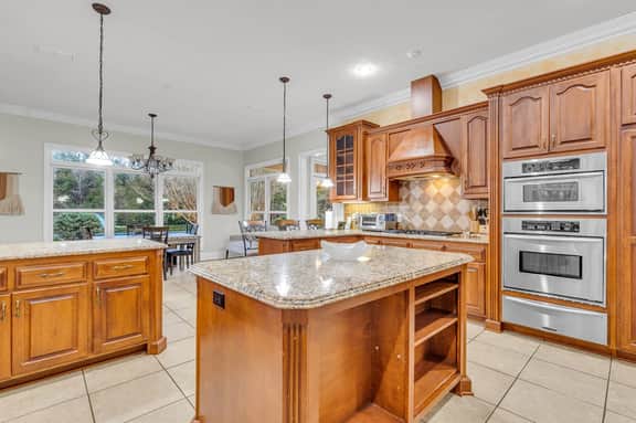 Close to MSU | Spacious | Grill Deck - Image 3