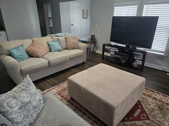 Country Hideaway, Private, Modern 3BR - Image 2