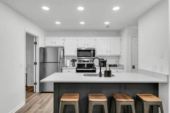 Heart of MSU Modern Townhouse | 3BR | Garage - Image 2