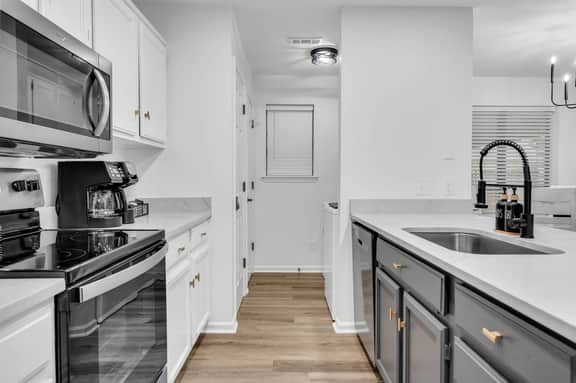 Heart of MSU Modern Townhouse | 3BR | Garage - Image 4