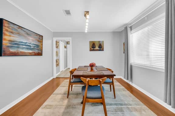 Montgomery Retreat, Spacious, MSU Central - Image 2