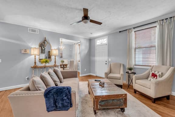 Planters Row by OneHometown Getaways - Image 3