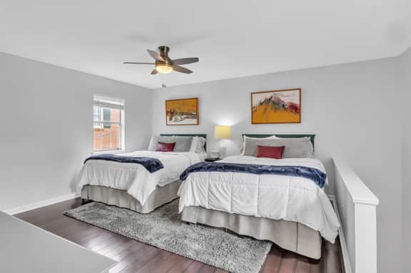 University Luxe, Heart of Cotton District! - Image 5