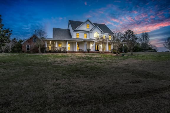 Close to MSU | Spacious | Grill Deck - Image 1