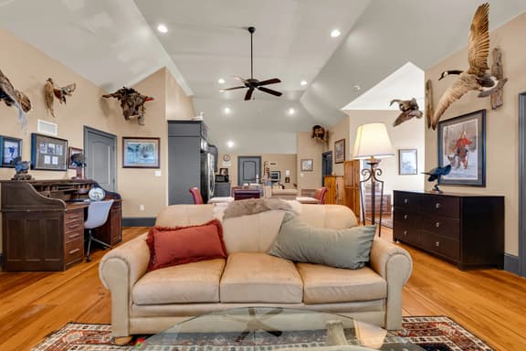 Starr Loft, Walk to Walk Ons, Hidden Gem! - Image 1